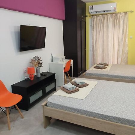 G M 2 Rooms Kentro In The Heart Of The City Larissa Bagian luar foto