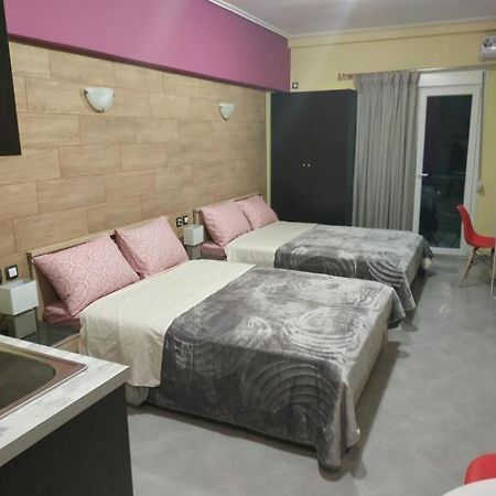G M 2 Rooms Kentro In The Heart Of The City Larissa Bagian luar foto