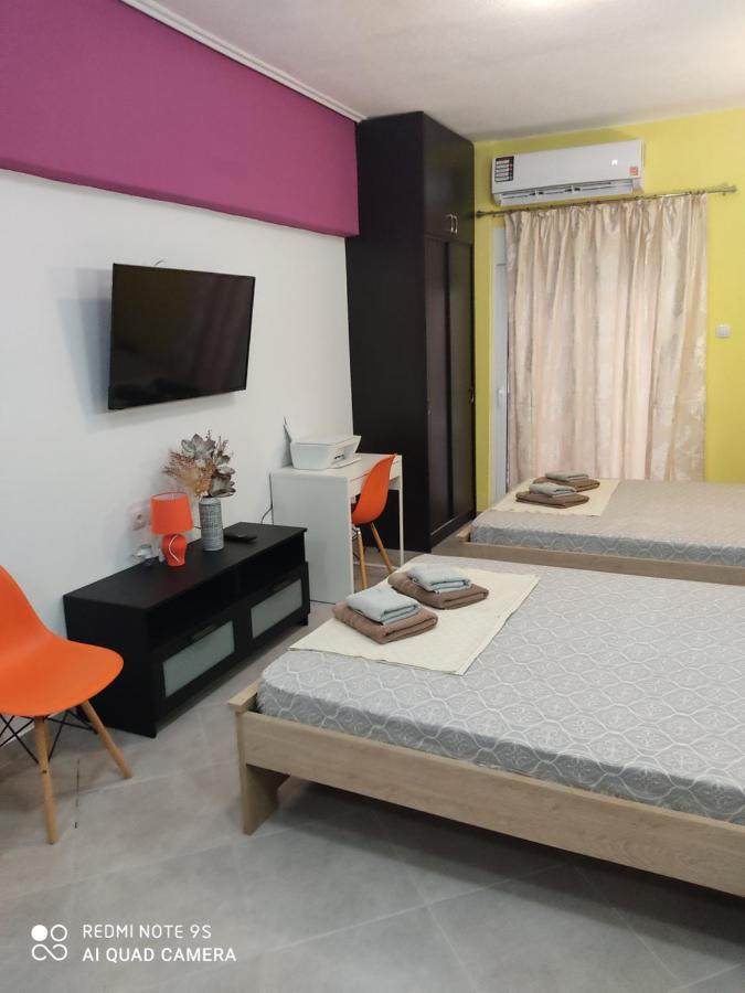 G M 2 Rooms Kentro In The Heart Of The City Larissa Bagian luar foto