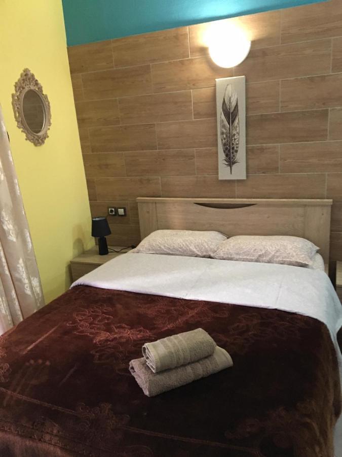 G M 2 Rooms Kentro In The Heart Of The City Larissa Bagian luar foto