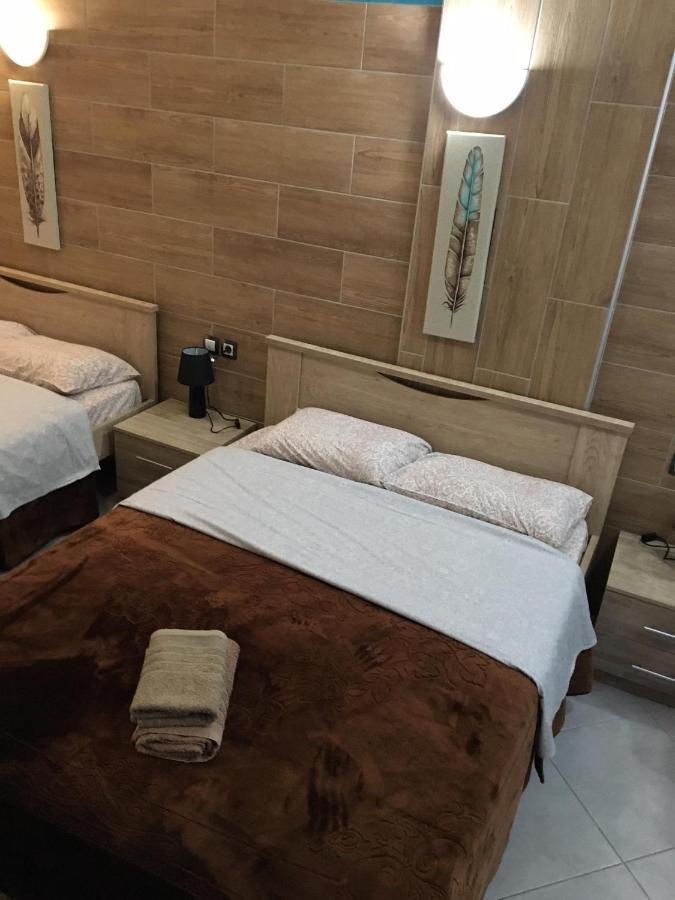 G M 2 Rooms Kentro In The Heart Of The City Larissa Bagian luar foto